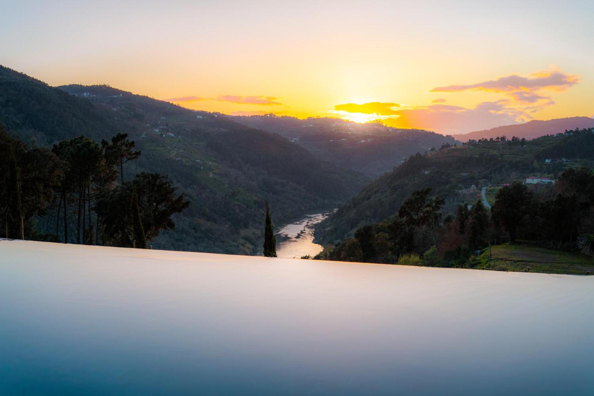 Javardo - Family House - Douro Penha Longa Экстерьер фото